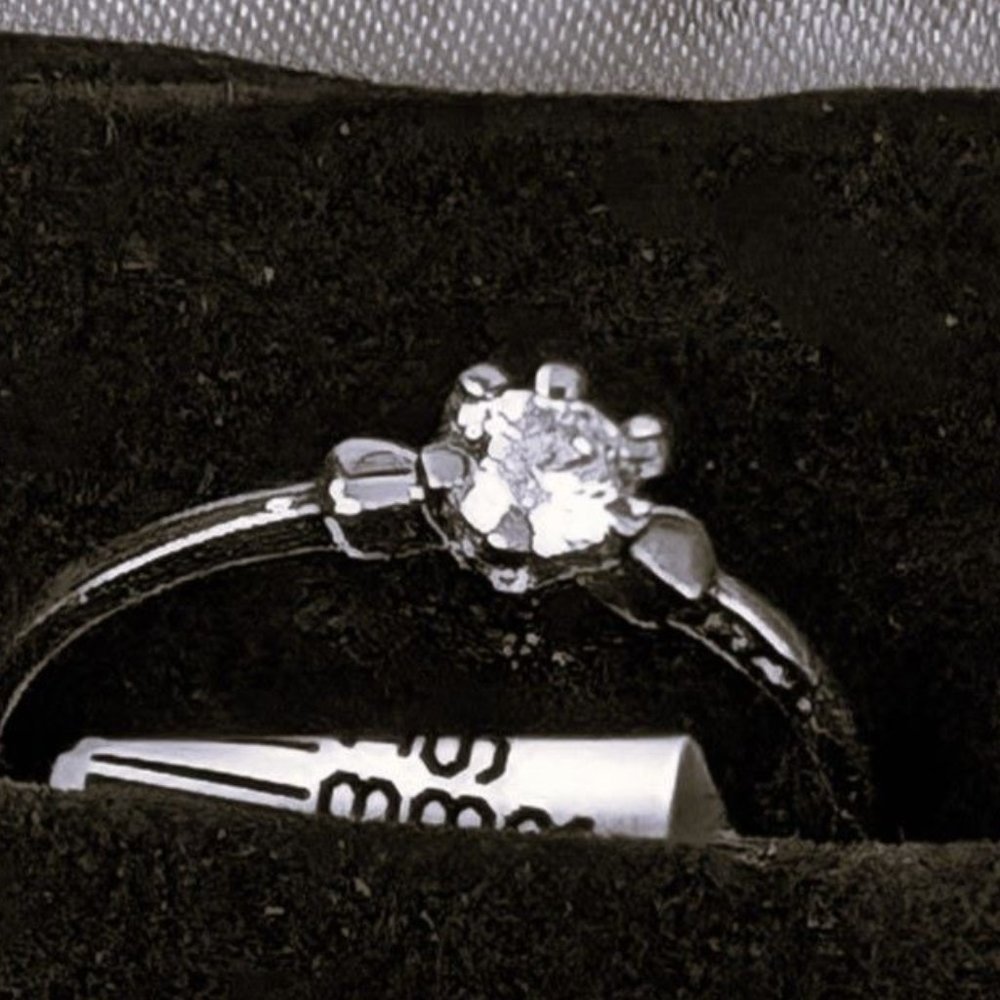 Petite Ladies Fashion / Promise Solitaire Ring .925 Sterling Silver